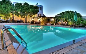Tzane Studios & Apartments - Steps Away From Golden Beach
